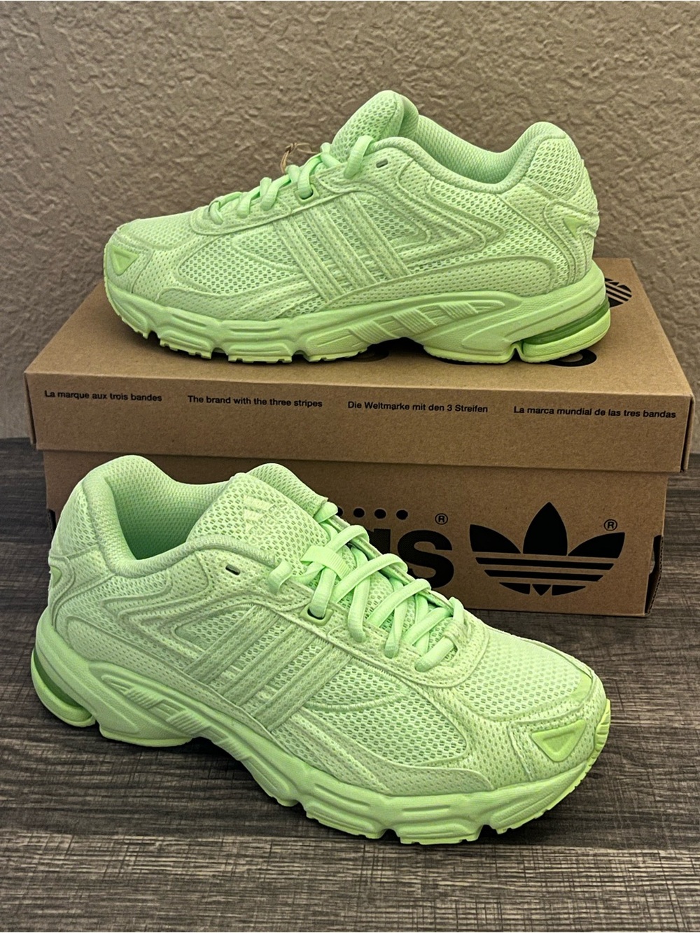 Adidas Women's Response CL IF9082 Shoes Green Spark Color Size 5